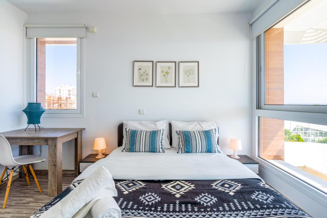 Oyster 1-Br Apt In Larnaca Exterior photo
